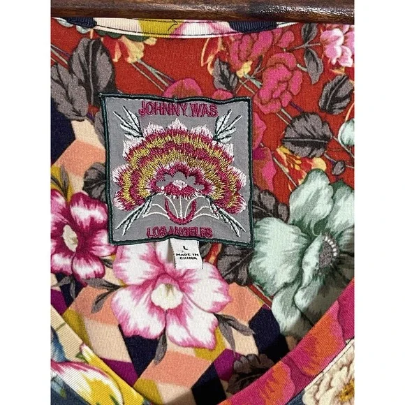 JOHNNY WAS Nellie Favorite S/S Multicolor Floral V-Neck Swing Tee Size L - Picture 7 of 13